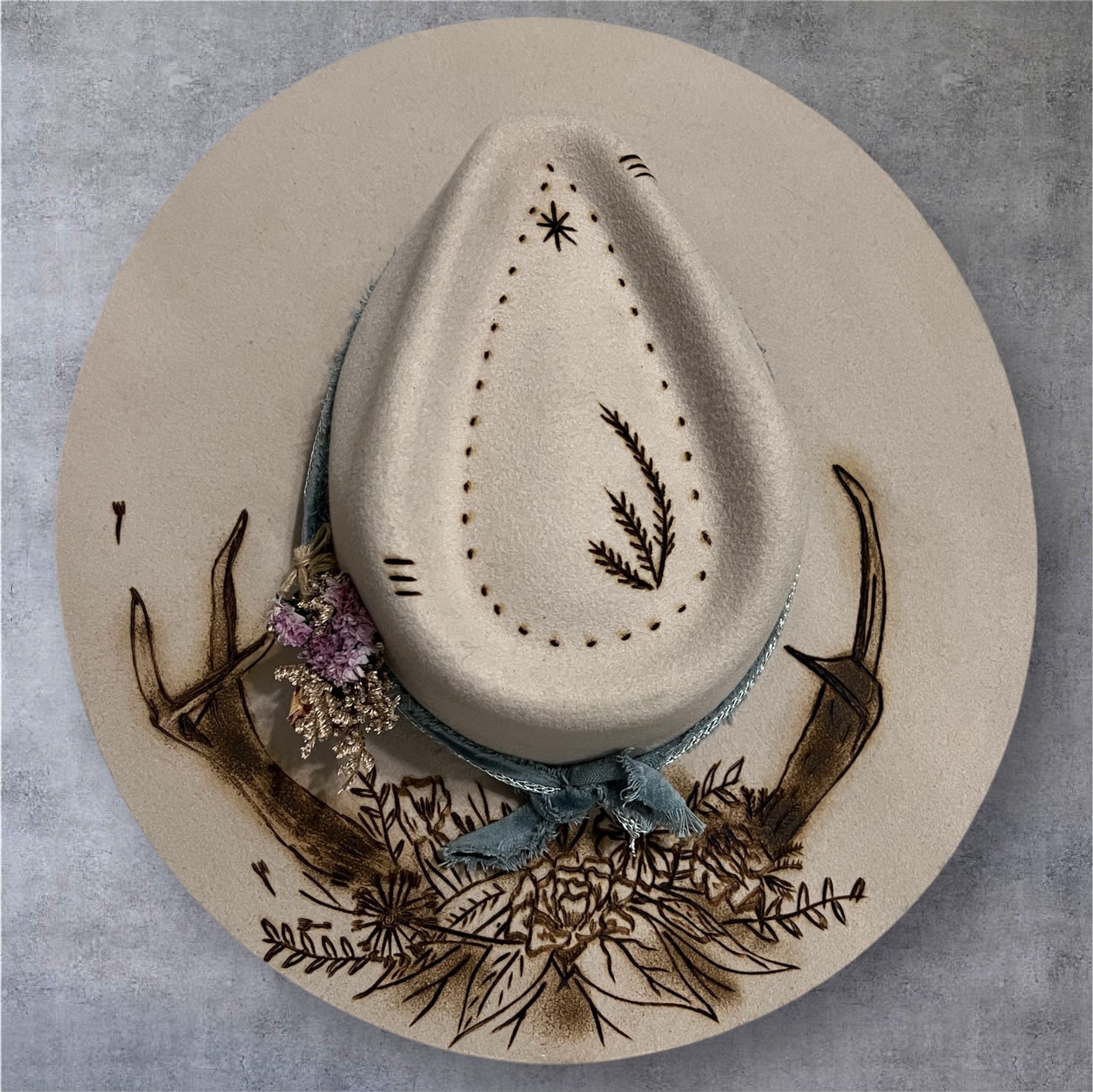 Ash Floral-Engraved Felt Hat Engraved Floral Horse Hat – Krush Kandy main image 3