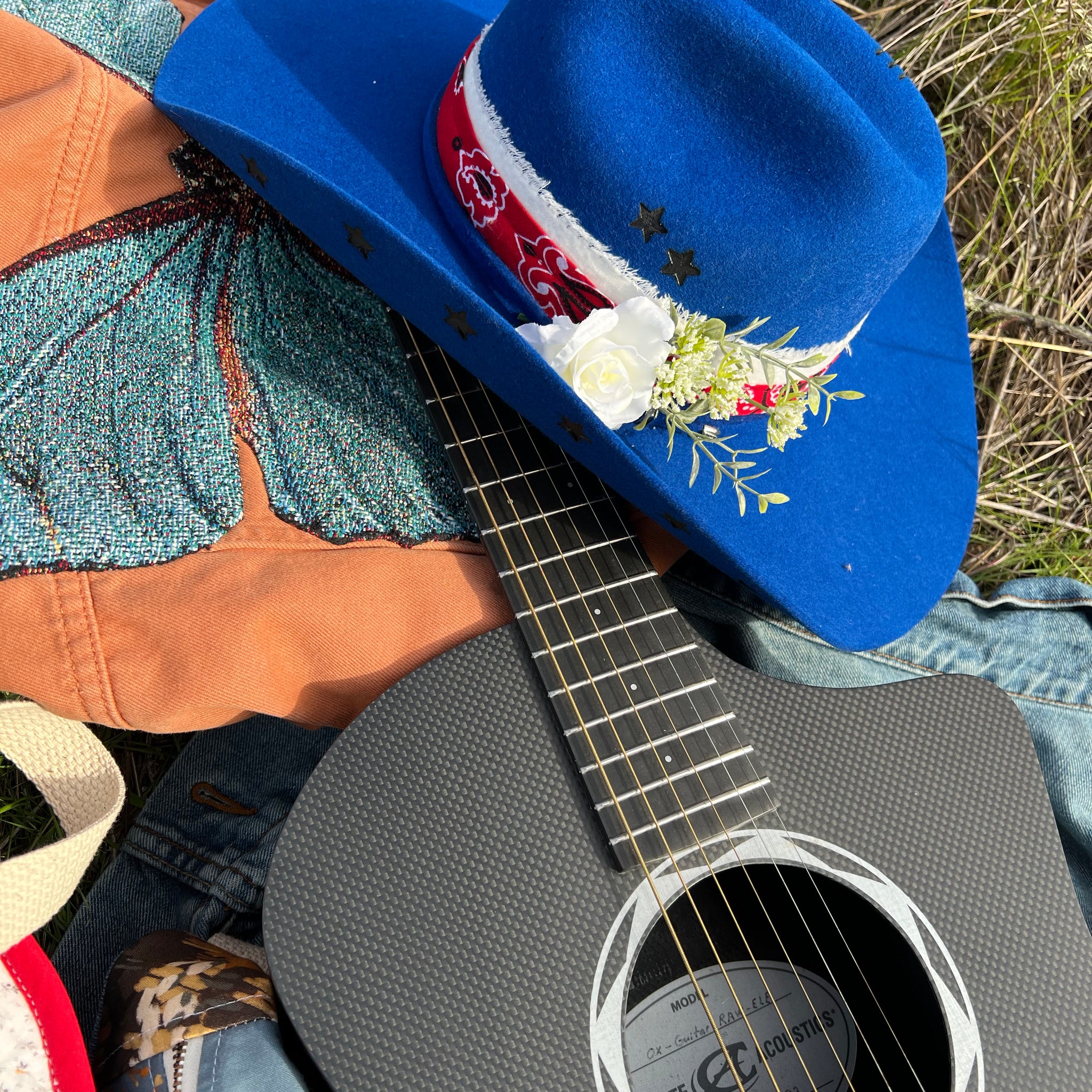 Retro Cowgirl Pinup:  Wild & Free!  Serratelli Felt Cowboy Hat